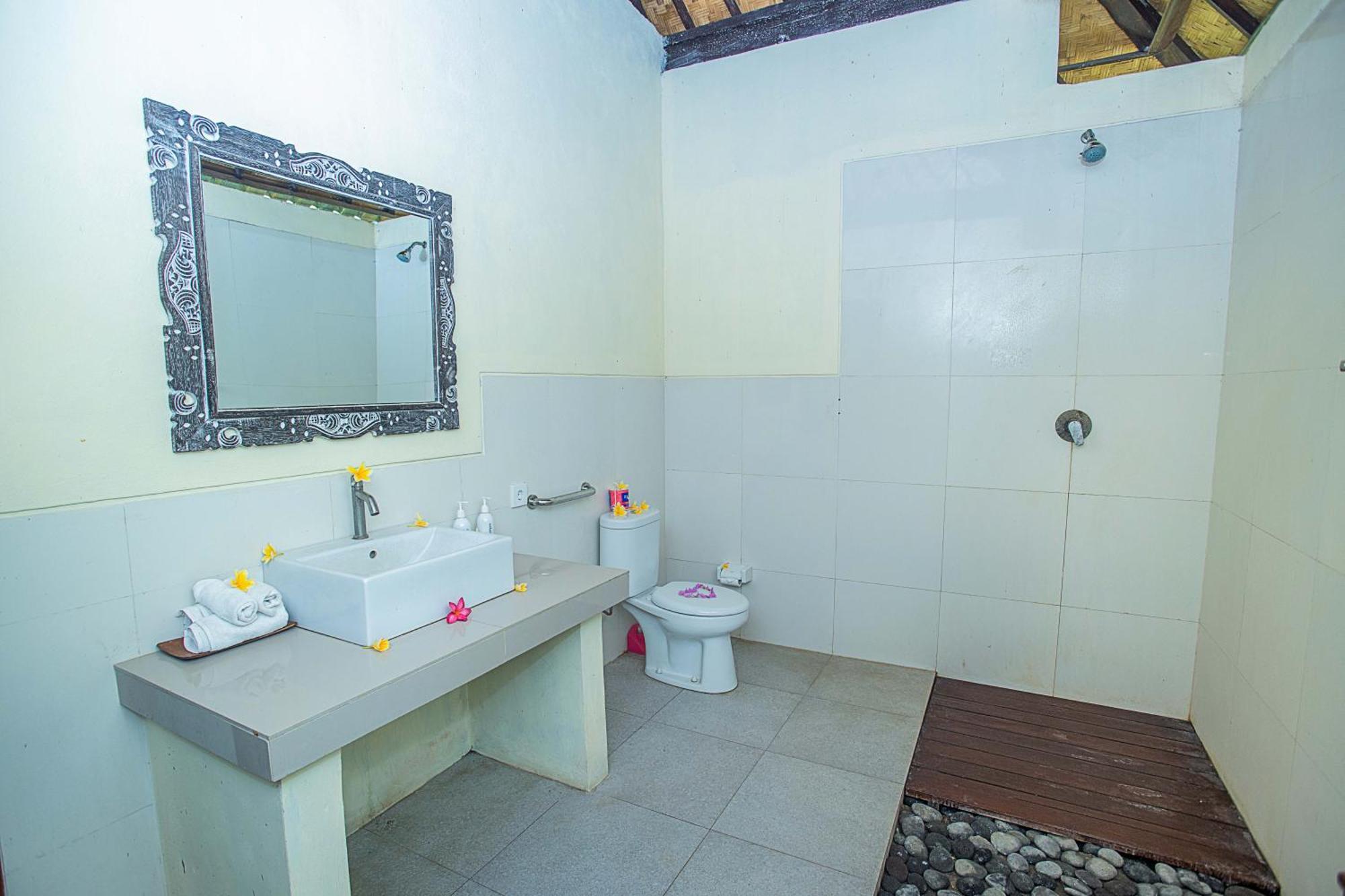 D'Muncuk Huts Lembongan Hotell Exteriör bild