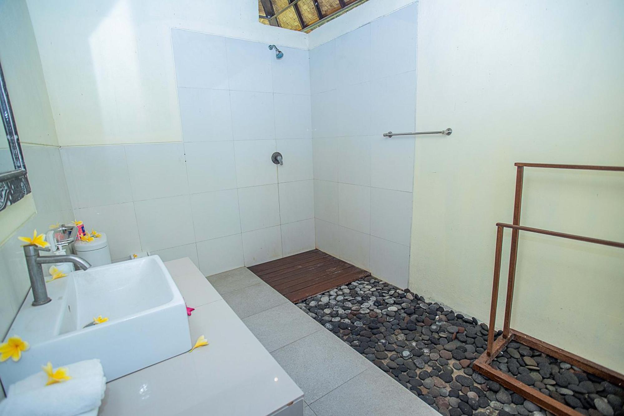 D'Muncuk Huts Lembongan Hotell Exteriör bild