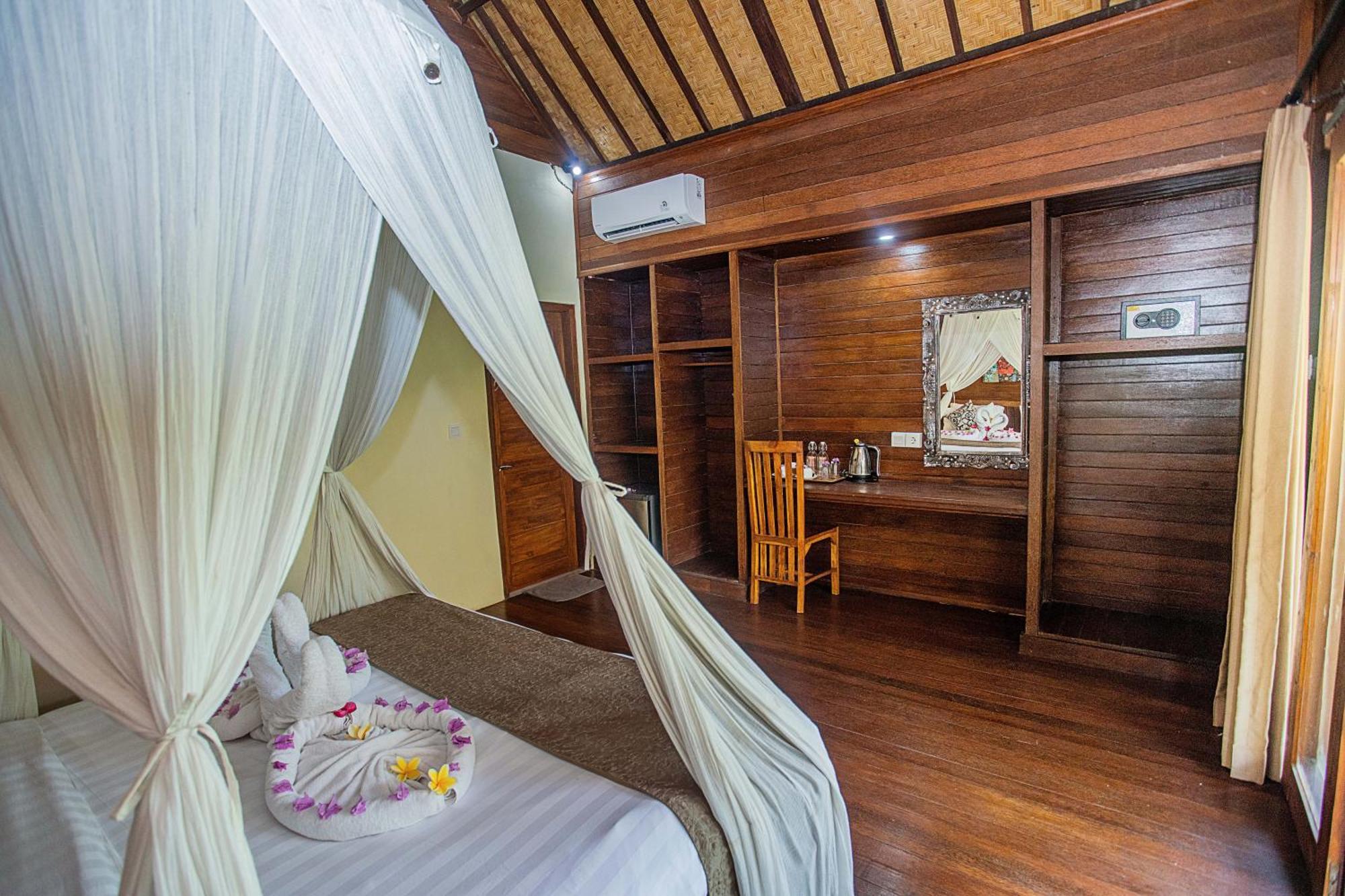 D'Muncuk Huts Lembongan Hotell Exteriör bild