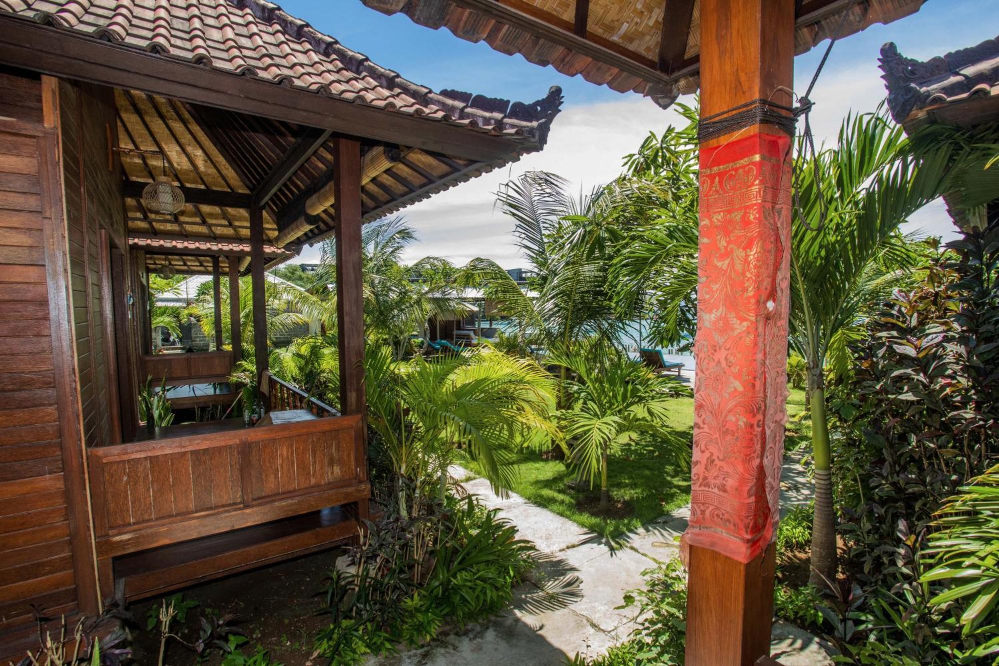 D'Muncuk Huts Lembongan Hotell Exteriör bild